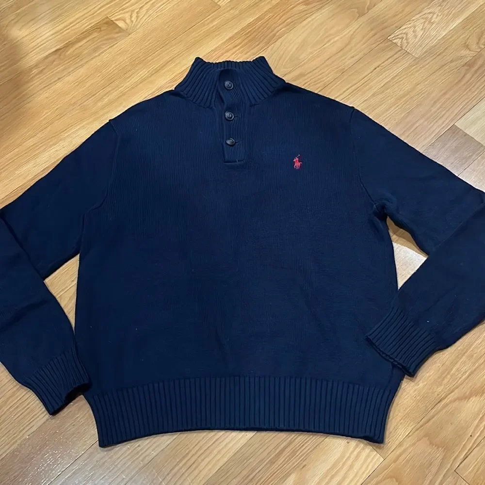 𝅺POLO Ralph Lauren 1/4 button up sweater size medium.